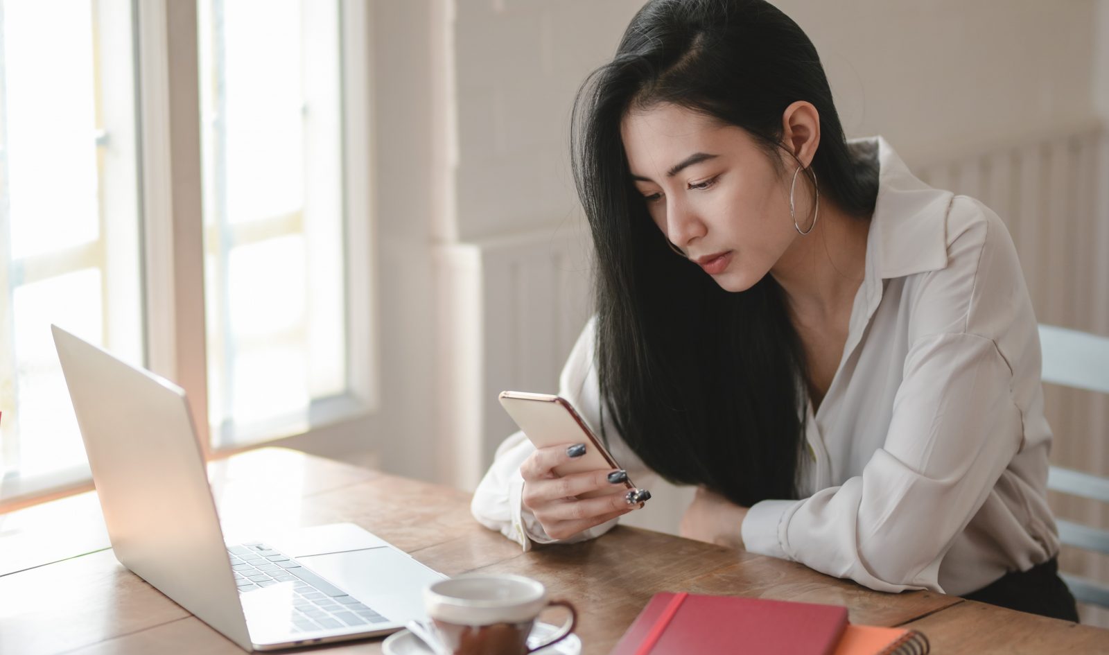 Makeup For Video Calls: 5 Steps In 5 Minutes