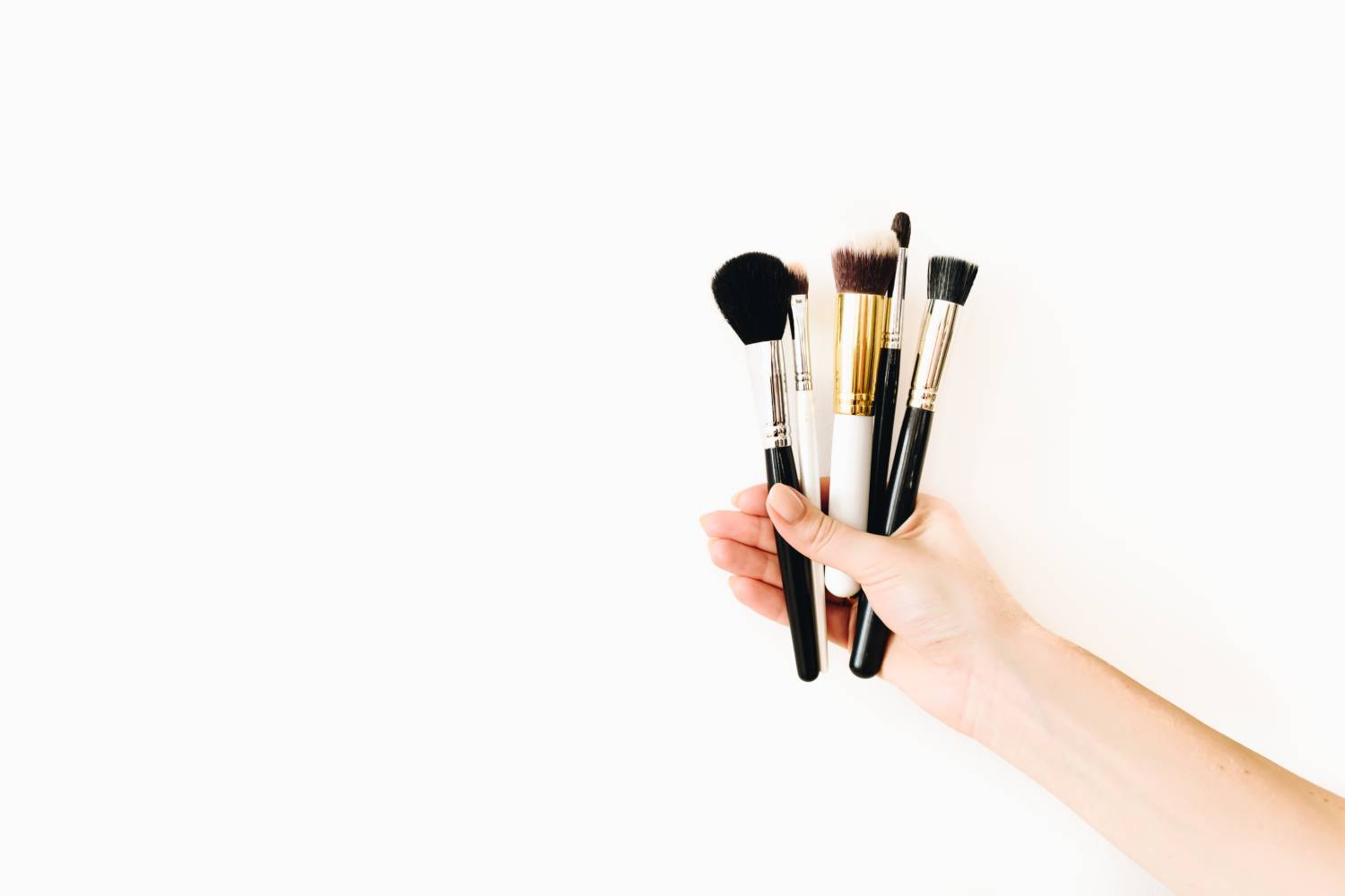 How To Clean Makeup Brushes Sponges